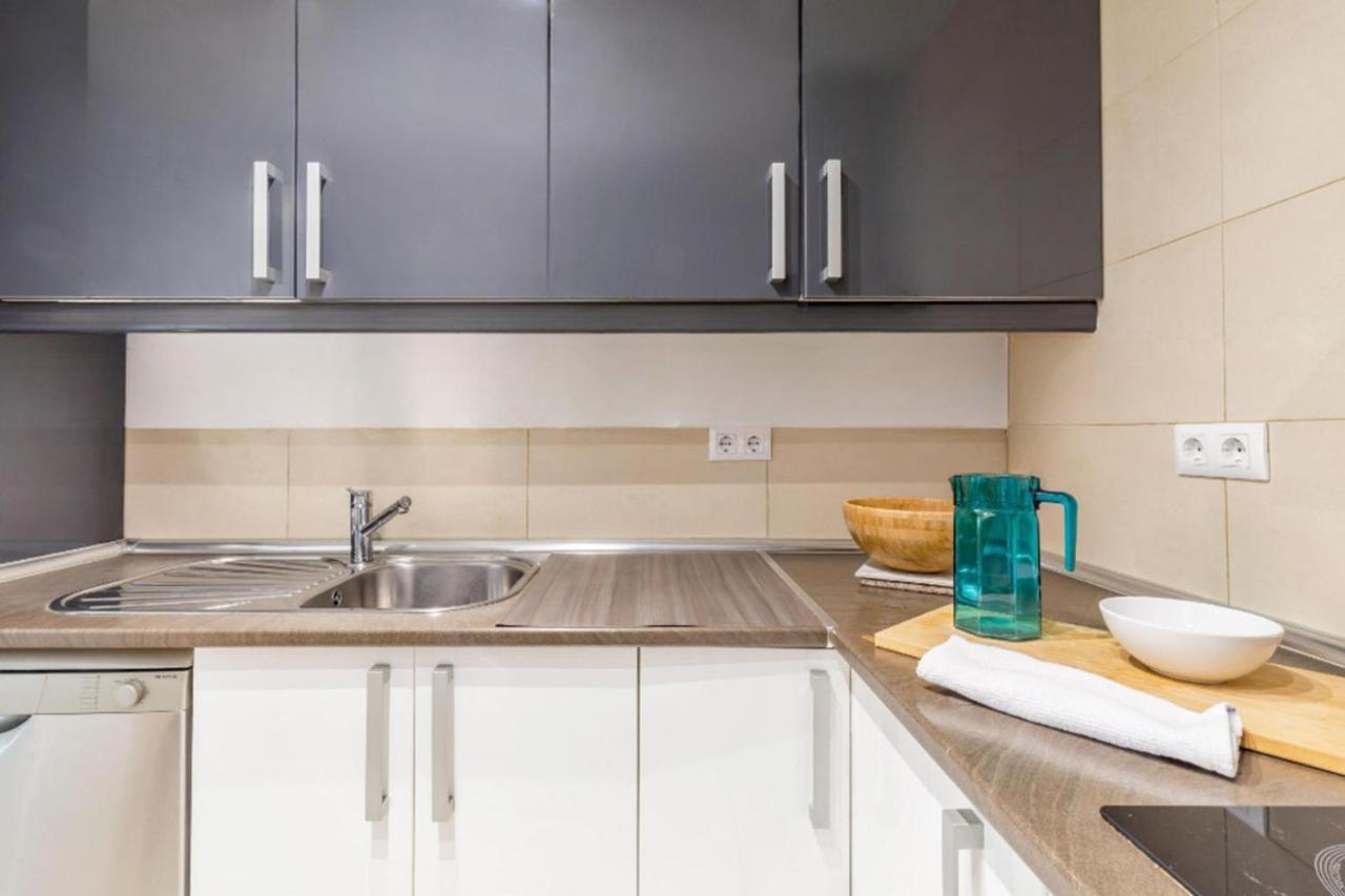 Spacious Flat Puerta Del Sol Madrid Exterior photo
