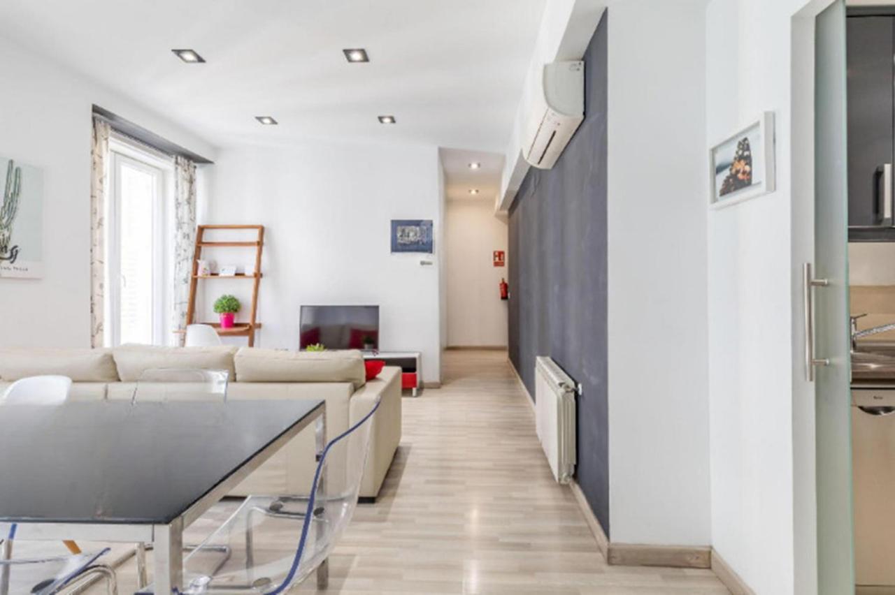 Spacious Flat Puerta Del Sol Madrid Exterior photo