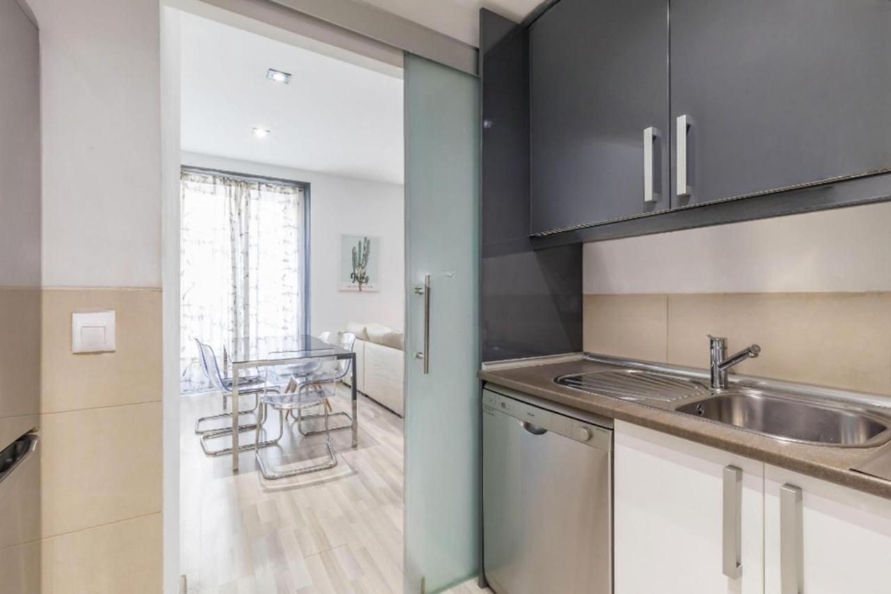 Spacious Flat Puerta Del Sol Madrid Exterior photo